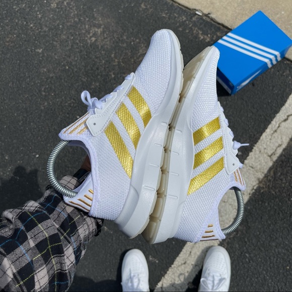 Adidas Runner - Picture 7 of 11